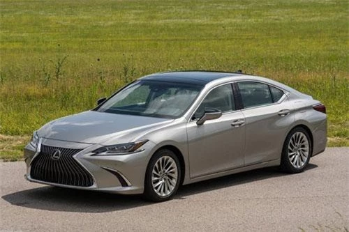 9. Lexus ES 2019.