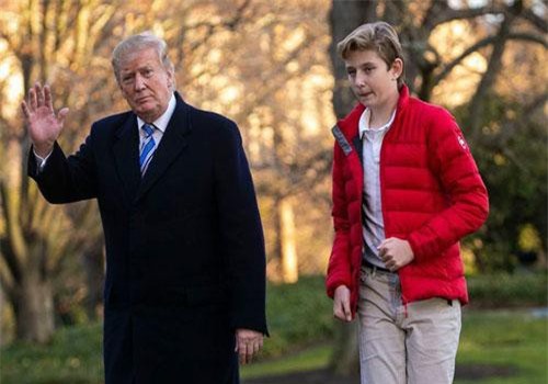 Quý tử Barron Trump hiện giờ ra sao sau khi vắng mặt bất thường trong chuyến thăm của gia đình đến Vương quốc Anh
