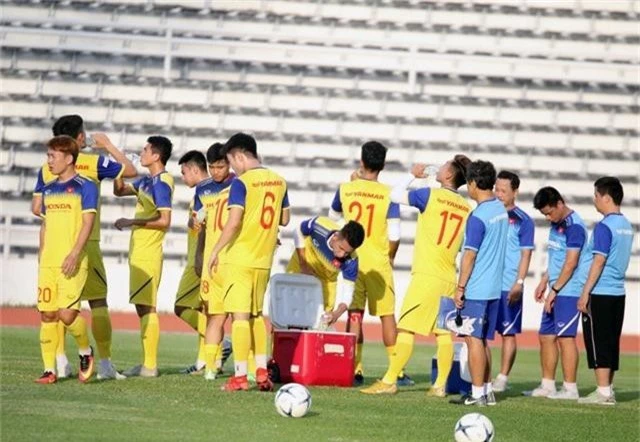 ĐT Việt Nam tập nhẹ, sẵn sàng cho trận chung kết Kings Cup 2019 gặp ĐT Curacao - Ảnh 13.