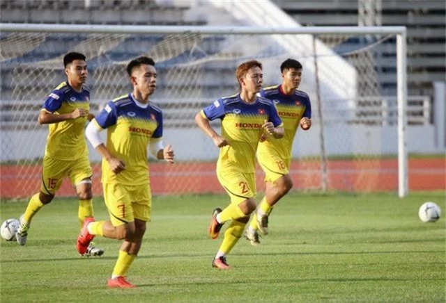 ĐT Việt Nam tập nhẹ, sẵn sàng cho trận chung kết Kings Cup 2019 gặp ĐT Curacao - Ảnh 15.