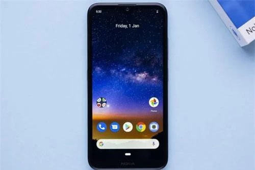 Nokia 2.2 dùng tấm nền màn hình IPS kích thước 5,71 inch, độ phân giải HD Plus (1.520x720 pixel), mật độ điểm ảnh 285 ppi. Màn hình này được chia theo tỷ lệ 19:9, thiết kế dạng giọt nước, có tính năng Always-on.