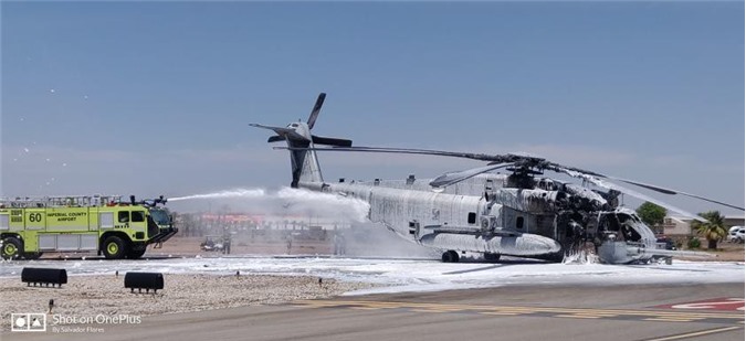 Clip: Trực thăng CH-53E Mỹ bốc cháy trên không và cái kết kinh hoàng