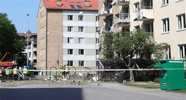 Khu chung cư Thụy Điển như “bãi chiến trường” sau vụ nổ rung chuyển