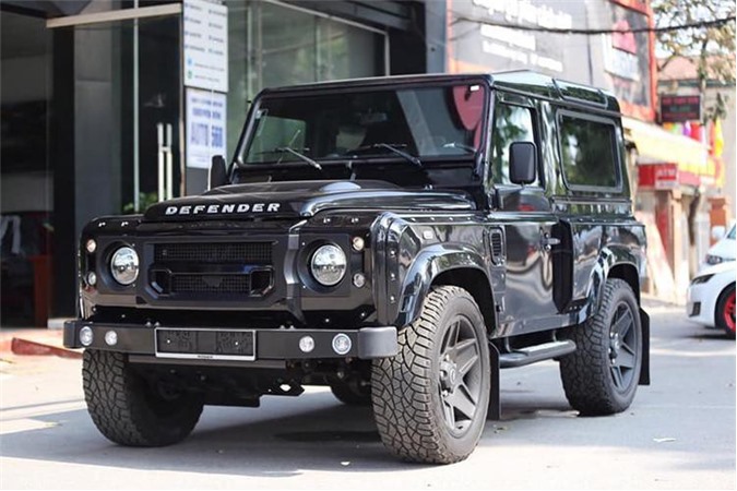 "Hàng hiếm" Land Rover Defender giá hơn 5 tỷ tại Việt Nam