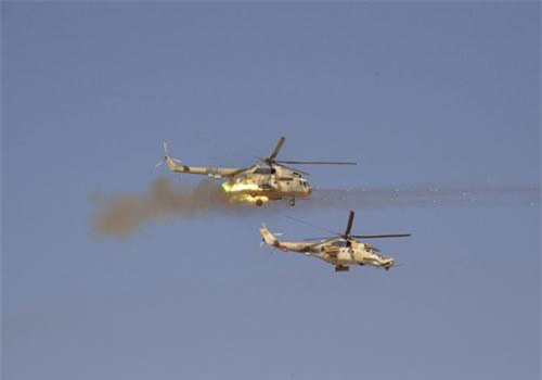 Lạ: UAV Trung Quốc “kề vai chiến đấu” với Su-30