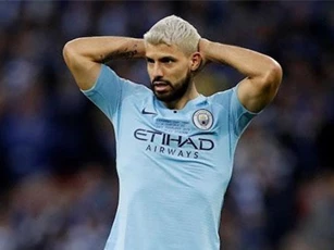 CLIP: Những tình huống bỏ lỡ cơ hội ghi bàn ngớ ngẩn đến khó tin