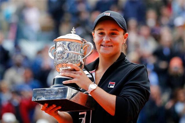 Ashleigh Barty lần đầu vô địch Roland Garros