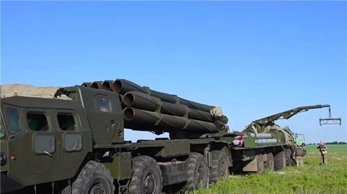 Can canh sieu rocket Ukraine ban xa 130km khien Nga “lanh gay”-Hinh-11