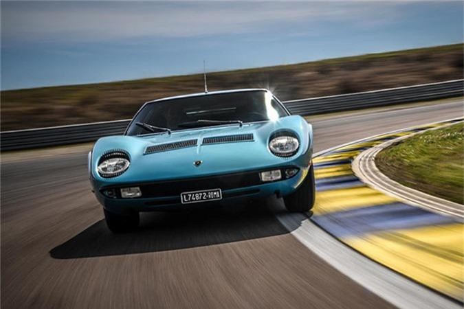 Hồi sinh siêu xe Lamborghini Miura đời 1971 đẹp như mới - Hình 8 Hoi sinh sieu xe Lamborghini Miura doi 1971 dep nhu moi-Hinh-8