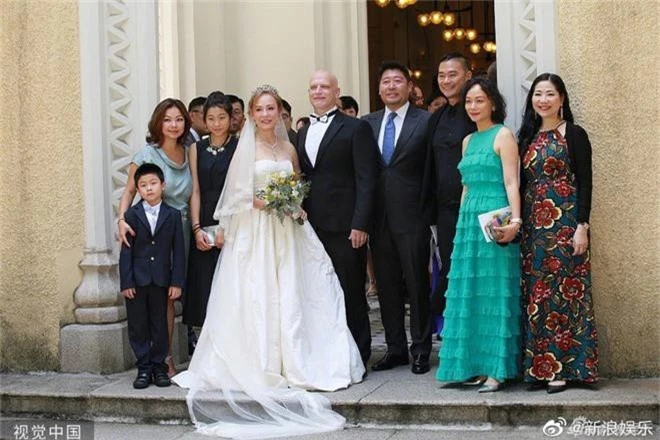 Tiểu Long Nữ gốc Việt tái hôn ở tuổi 55, thành dâu nhà siêu tỷ phú Hong Kong và lời phát biểu gây sốc trong hôn lễ - Ảnh 4.