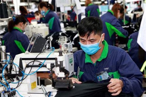 Có chính sách tiền lương hài hòa khi làm thêm giờ