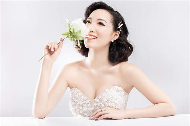 Trúc "Những cô gái trong thành phố" hóa nàng thơ trong bộ ảnh mới