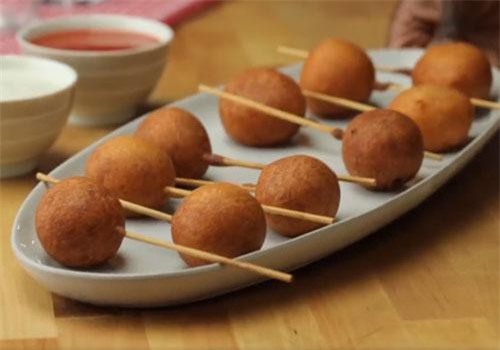 CLIP: Cách làm món gà viên chiên cay giòn ngon khó cưỡng