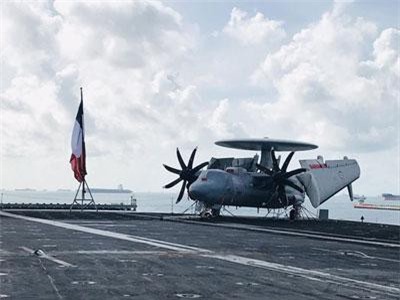 Tàu sân bay hạt nhân Pháp mở cửa đón khách ở Singapore