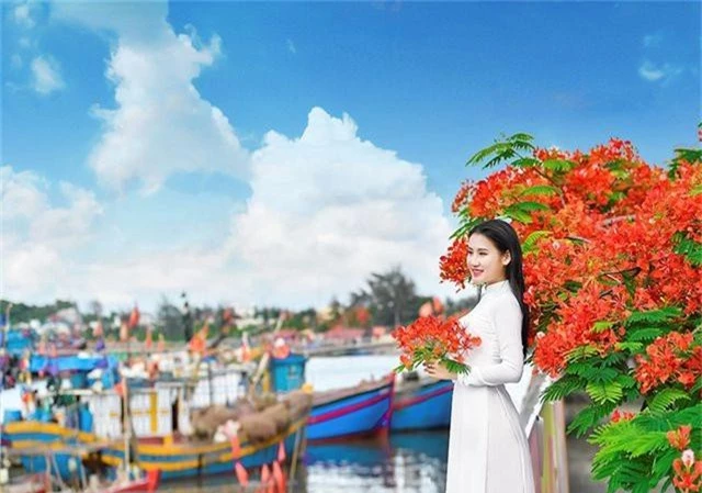 Cô gái xinh đẹp thả hồn trên con đường hoa phượng đỏ Hải Phòng - 16