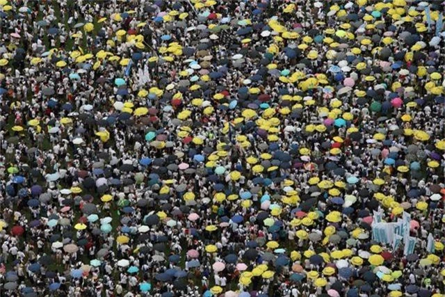 Hong Kong huy động 2.000 cảnh sát đối phó biểu tình phản đối dự luật dẫn độ - 1
