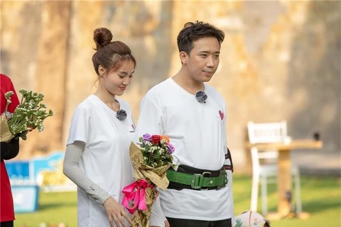 Running Man: Trấn Thành ôm Lan Ngọc, Hari Won "đá đểu" cuộc chơi thì ngắn nhưng cuộc đời thì dài - Ảnh 9.