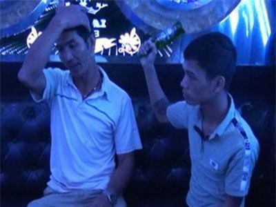 Bắc Kạn: Khống chế, bạo hành chồng trong phòng hát, ép vợ mang tiền đến trả