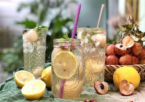 Mùa vải nhất định không thể bỏ qua món trà vải hoa hồng ngon đẳng cấp