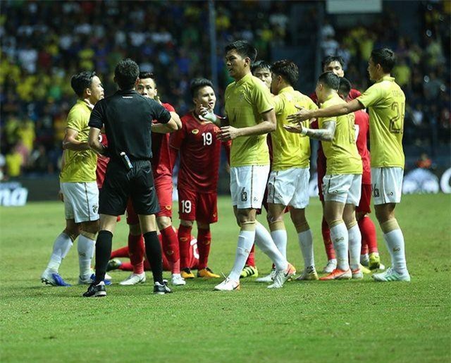 Báo Thái Lan xấu hổ sau hai thất bại trước Việt Nam và Ấn Độ