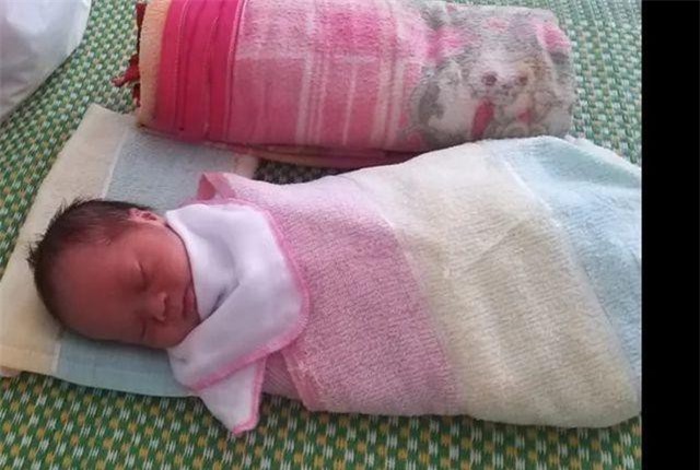 Hà Tĩnh: Người phụ nữ đặt cháu bé sơ sinh trên giường bệnh rồi bỏ đi