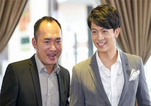 Tiến Luật đổi nghề làm "bầu show", xuất hiện như hình với bóng bên Harry Lu