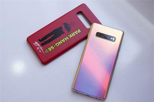 Cận cảnh Samsung Galaxy S10+ phiên bản Park Hang-seo