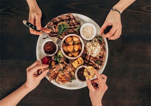 Thịt gà không tốt hơn thịt bò để giảm cholesterol