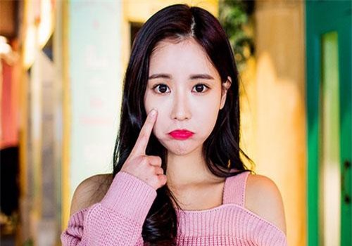 "Điểm mặt gọi tên" những chế độ ăn giúp quét sạch mụn trên khuôn mặt của bạn