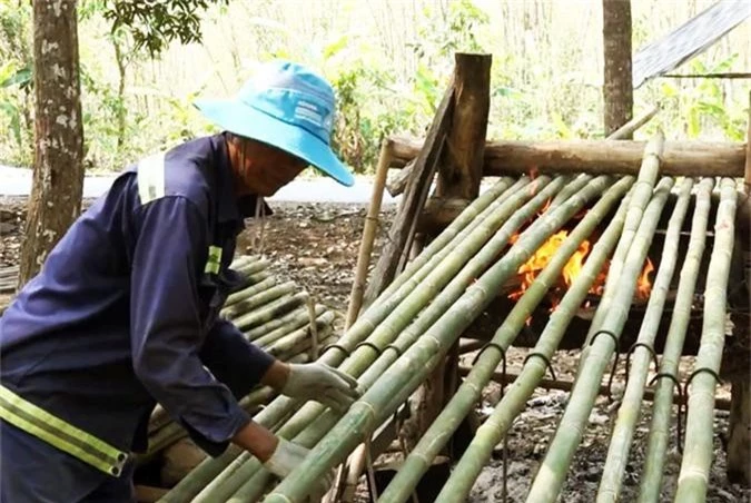 nghe la o an giang: dot lua nuong tam vong o vung bay nui hinh anh 1