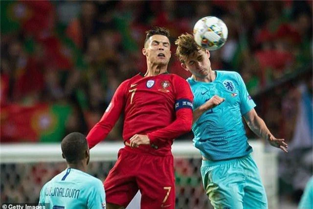 De Ligt sốc vì C.Ronaldo cầu xin anh đến Juventus - 2