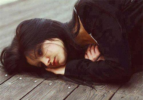 Vô tình uống say trong bữa tiệc sinh nhật bạn thân, tôi không ngờ khi tỉnh dậy, trên giường lại là người đàn ông mà tôi hằng ao ước bấy lâu