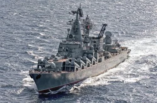 Sau 3 năm sửa chữa đại tu, mới đây, tuần dương hạm tên lửa Moskva – soái hạm hạm đội biển Đen, Hải quân Nga chính thức được phép trở lại biển xanh.