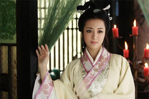 Mỹ nhân đẹp ngang Điêu Thuyền, “đốn tim” cả 3 cha con Tào Tháo