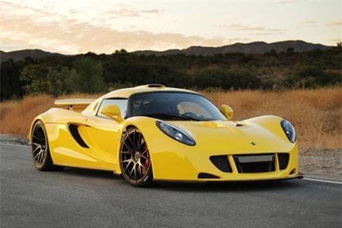 4. Hennessey Venom GT (vận tốc tối đa: 434 km/h).