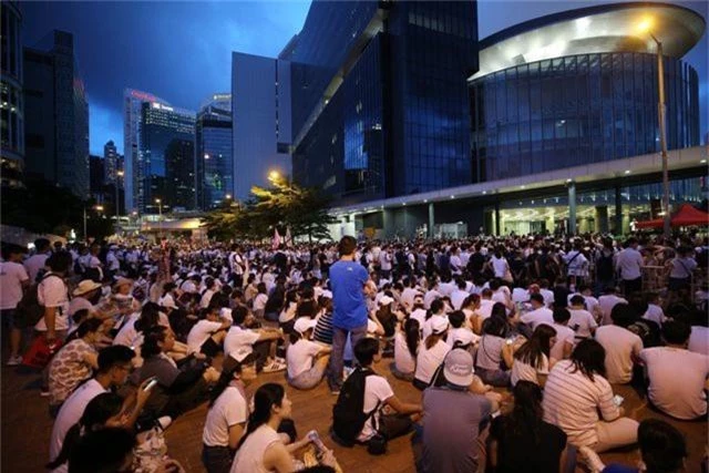 5.000 cảnh sát Hong Kong chuẩn bị đối phó biểu tình phản đối dự luật dẫn độ - 1