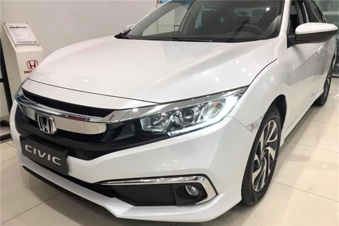 Can canh Honda Civic 1.8E gia 729 trieu tai Ha Noi