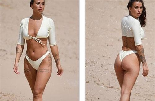 Jenny Thompson gợi cảm với bikini trắng