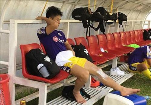 Chấn thương nặng, Đình Trọng phải ra nước ngoài phẫu thuật