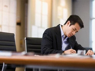 Tới nhà anh trai chơi, tôi ngớ người khi nghe anh chị to tiếng với nhau, càng choáng hơn khi thấy mâm cơm trên bàn