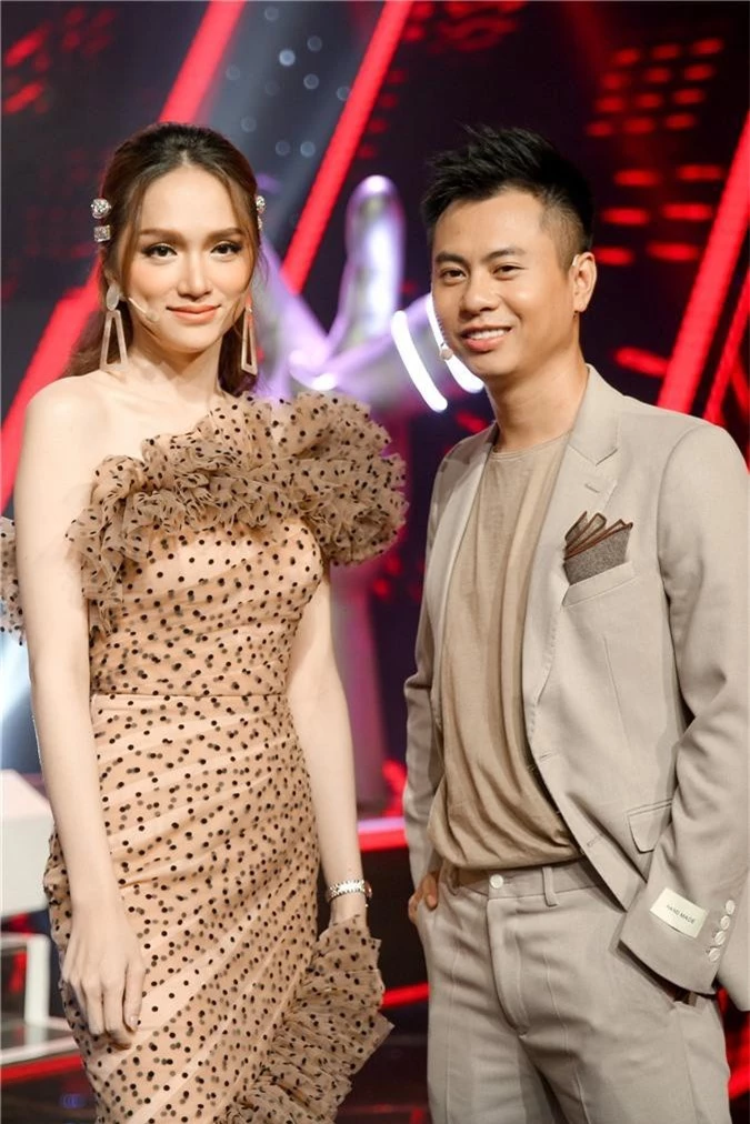 Vượt bão ồn ào ly hôn, Phạm Quỳnh Anh làm HLV The Voice Kids, ngồi ghế nóng cùng Dương Khắc Linh  - Ảnh 2.
