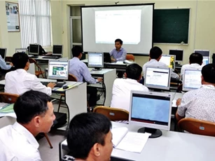 Thực hiện cơ chế tự chủ tại các cơ sở bồi dưỡng cán bộ