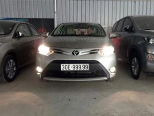 Loạt xế hộp biển ngũ quý tiền tỷ của đại gia Việt