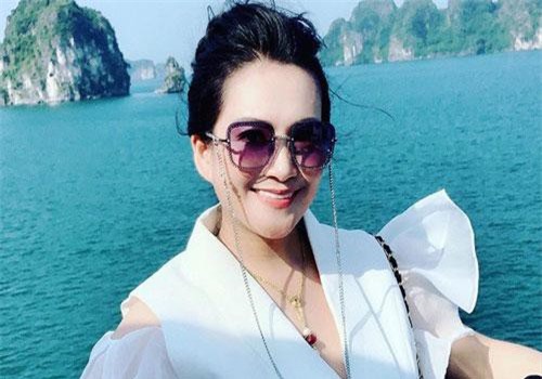 Vừa chia sẻ sâu sắc về cuộc ly hôn ngàn tỷ của vợ chồng vua cà phê, bà xã Bình Minh lại khiến nhiều người xót xa khi nói lời này