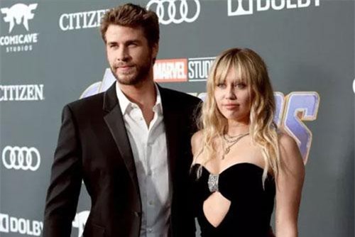 Miley Cyrus giận dữ phản pháo tin đồn chia tay Liam Hemsworth