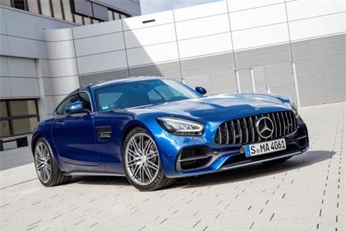 8. Mercedes-AMG GT 2020 (giá khởi điểm: 116.895 USD).