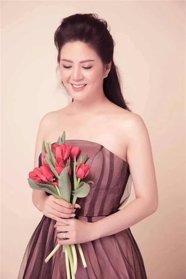 dinh hien anh - ba xa thu truong mac thanh lich dep hut anh nhin hinh anh 3