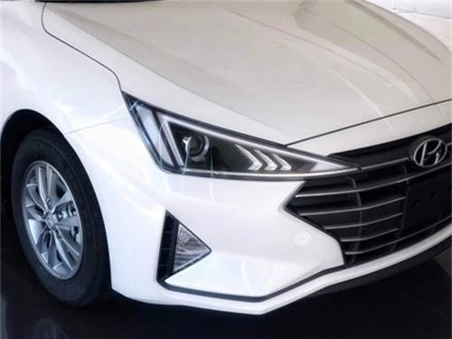 Hyundai Elantra 2019 số sàn giá 580 triệu đồng có gì hấp dẫn? - ảnh 1