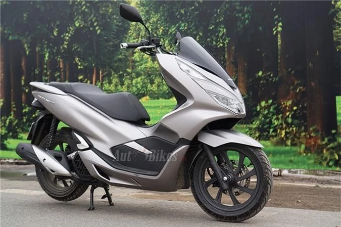 Honda PCX 150 màu bạc mờ đen. Ảnh: autobikes.vn