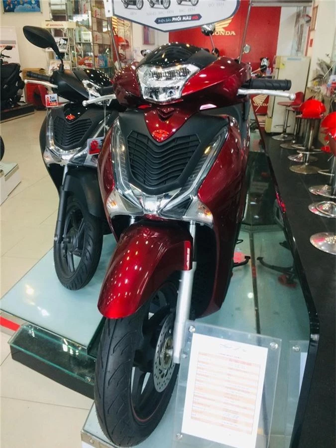 Giá thật của SH 150cc 2019 ở đại lý đang khá mềm. Ảnh: Long Du